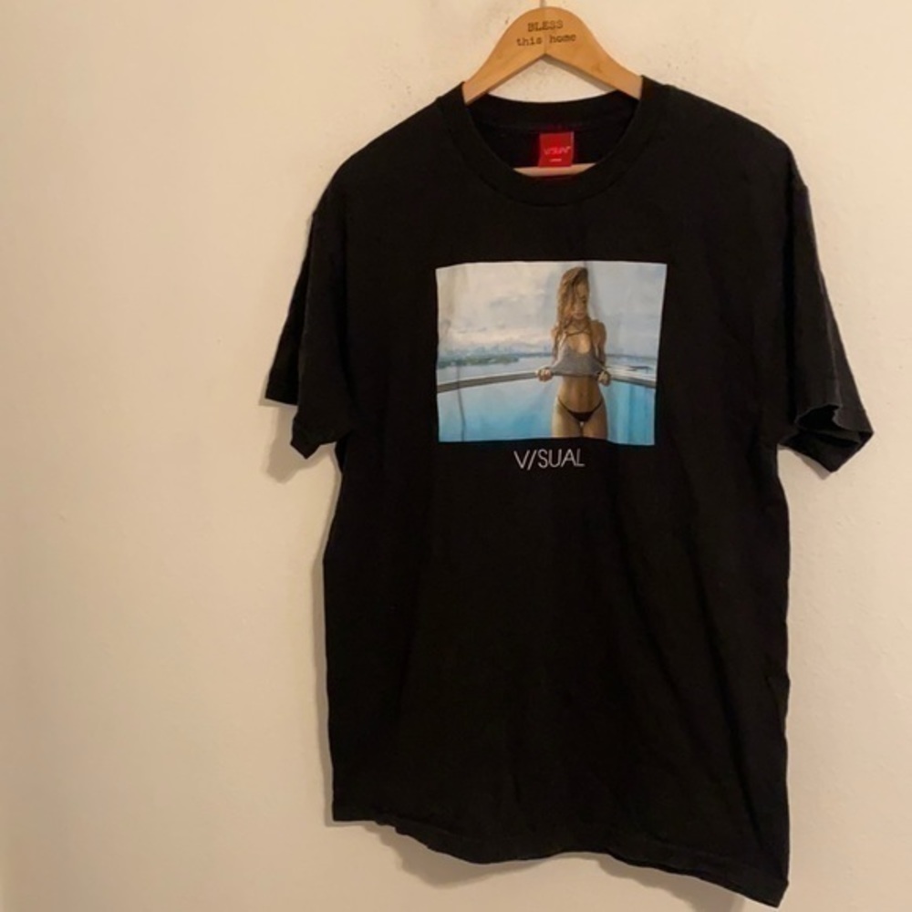 VISUAL GIRL GRAPHIC BIKINI BLACK SHIRT LARGE